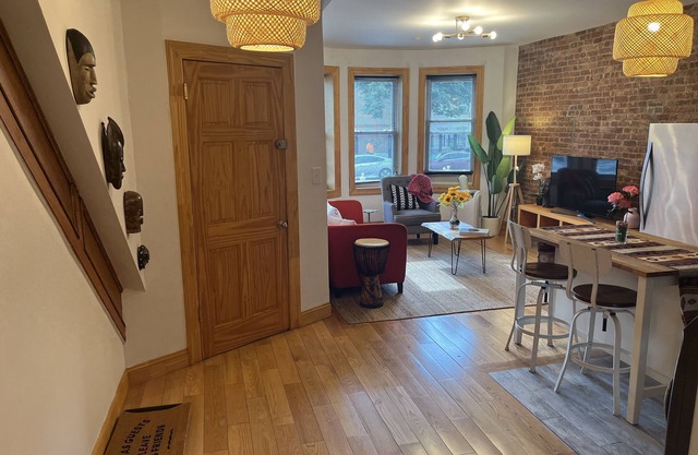 Huge 2 Bedroom / 2 Bathroom Apt