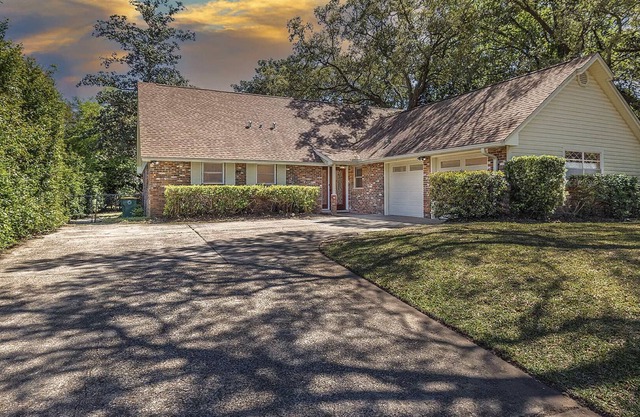 Huge 3 Bed/3Bath Home in the Heart of Fort Walton Beach