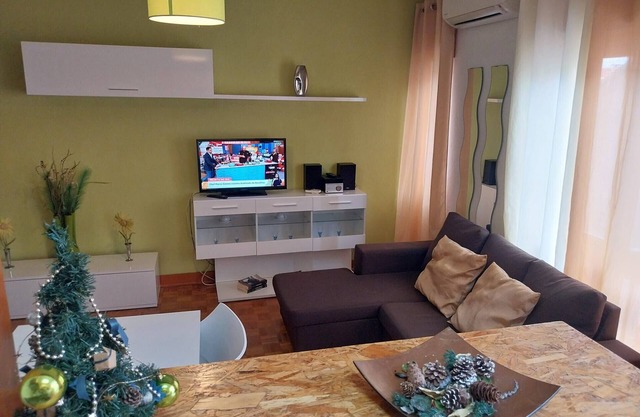 Huge 3 Bedrooms Balcony Flat for 8 pax