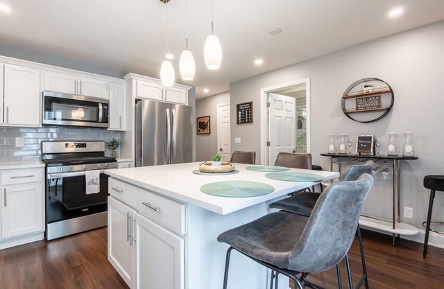 HUGE 6BR, Luxe Single Family Home, Best Location!