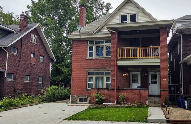 Grand appartement dans une belle maison en briques ★ près de tout