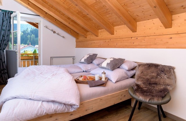 Berg Fux vacation home for up to 10 people, luxurious furnishings, family-friendly