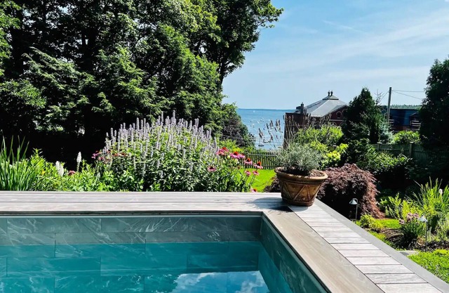 Huge Ocean Front Retreat with Pool / Hot Tub 3 minutes from the beach