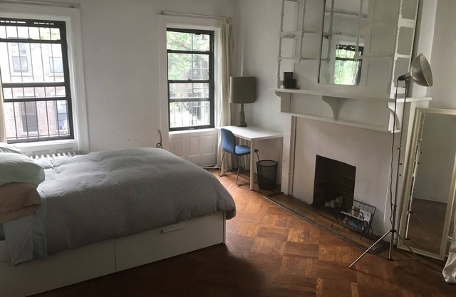 Immense chambre dans un magnifique appartement dans le charmant quartier de Fort Greene.