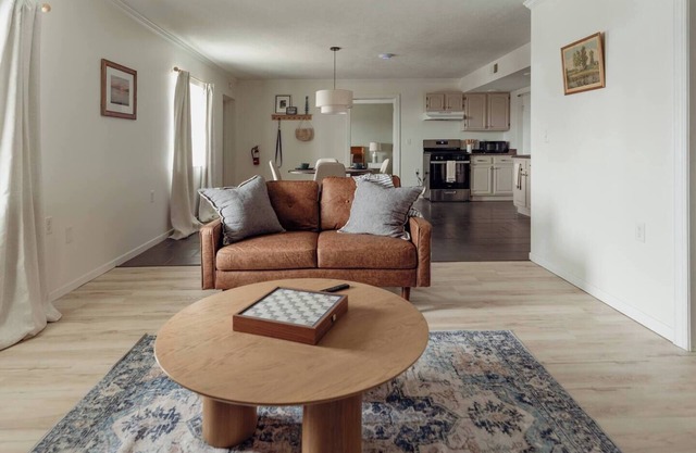 Huge One Bedroom Apartment