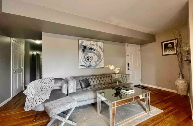 Huge spacious 4 bedroom in Newark