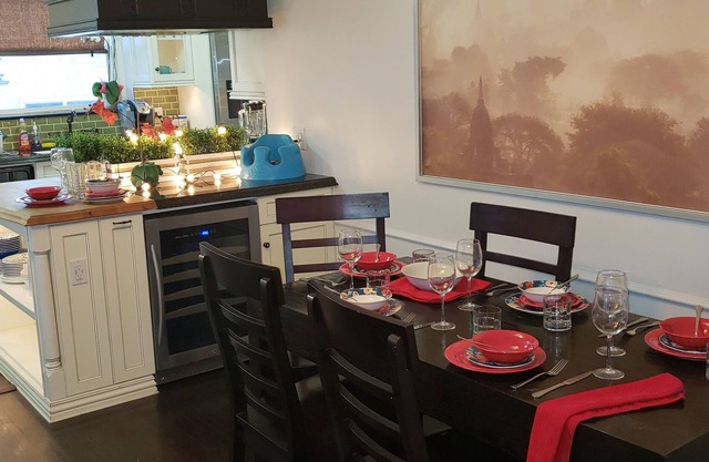 Huge Sunny 4 bd Home Close to LAX Airport, Beaches & Downtown LA