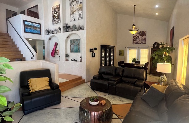 Immense maison haut de gamme d'Alamosa avec entrée de sources chaudes incluse pour un maximum de 10!