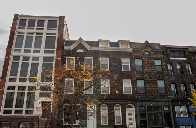 Huge Upscale Downtown Penthouse 3Bedrm/3Bath plus Den - 5 mins from Penn Station