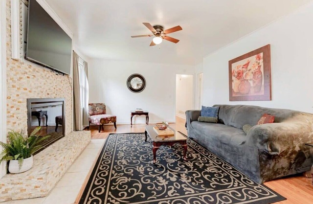 Huge Yard&Near USC & Ft Jackson - The Garnet Ranch