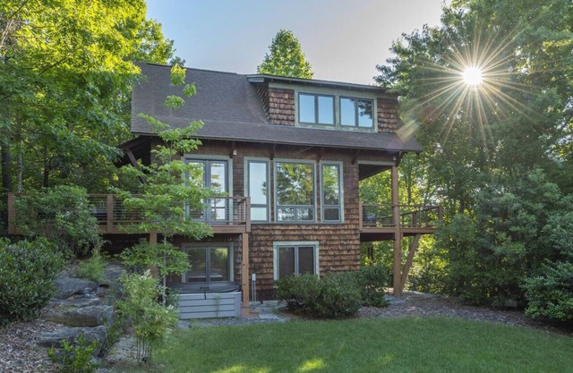 Hully Gully | Luxury Cabin with Hot Tub, Year-round Views & Access to Lake James!