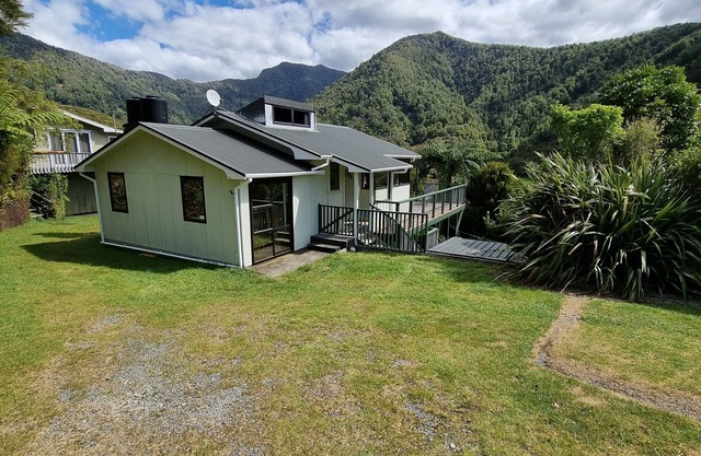Humble Kiwi Bach dans la magnifique baie Duncan