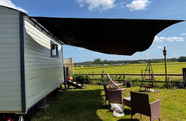 Hunstanton - Glamping Shepherds Hut