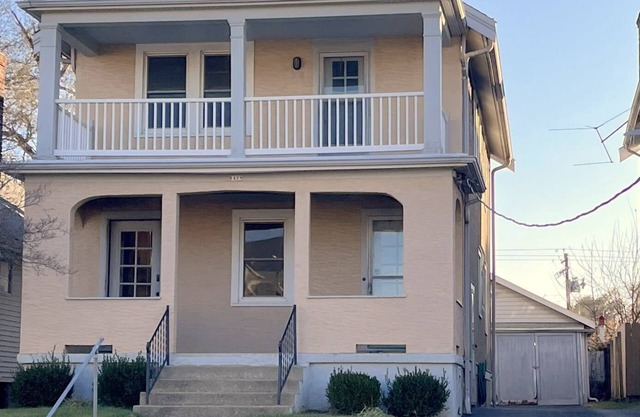 Hunter #1, Private One Bed near Xavier & Downtown