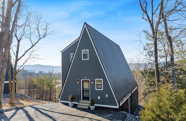 NEW Hunters Ridge | A-Frame Cabin ON the Bluff | Hot Tub