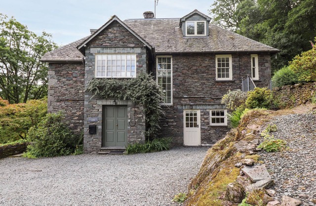 HUNTINGSTILE LODGE, pet friendly, luxury holiday cottage in Grasmere