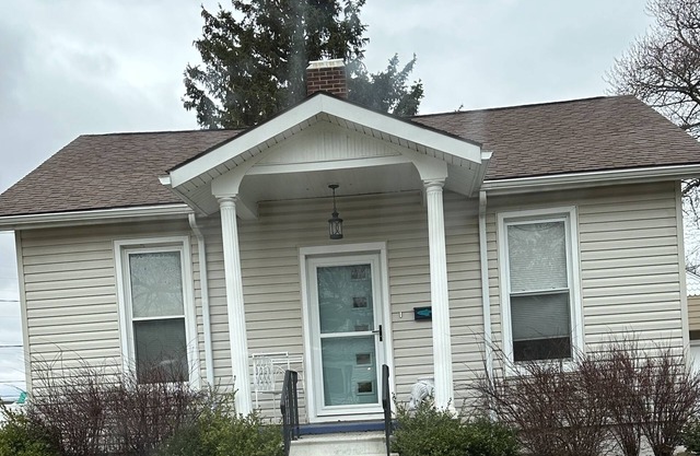 Huron Beach Retreat with private beach. Located near marina, shops, restaurants