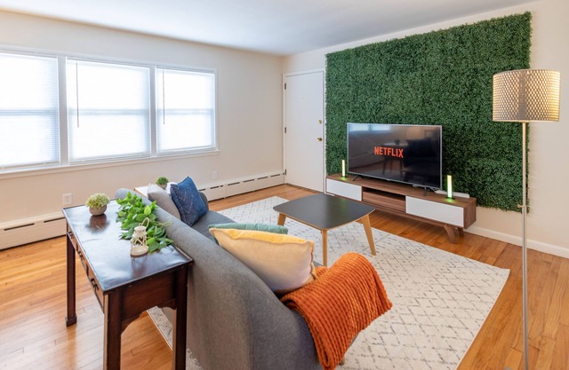 Hustle and Bustle in Belleville - 1 Bedroom