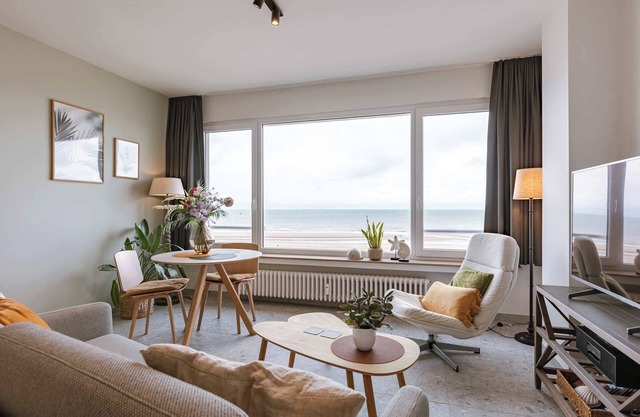 Huswell - Charming studio in the centre of Oostende with sea view