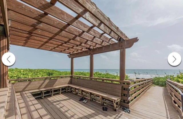 Hutchinson Island North Beachfront escape, walk to the ocean from unit back door