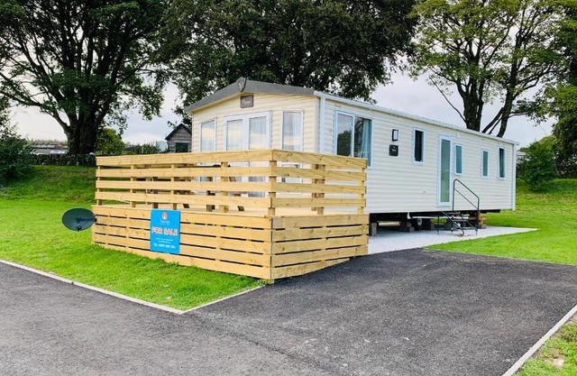 HV66 - FREE WIFI-3 Bedrooms Indoor Pool Loch Views Fishing Golf Riding Shooting Water Sports 15 Mins Drive To Beaches PASSES NOT INCLUDED Most Activities Will Not Be Available Out Of Season Please Check Before Booking