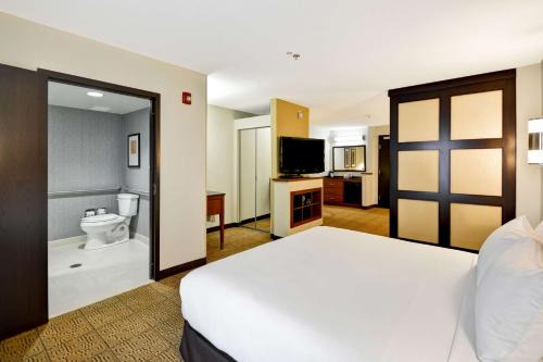Hyatt Place Chicago/Naperville/Warrenville