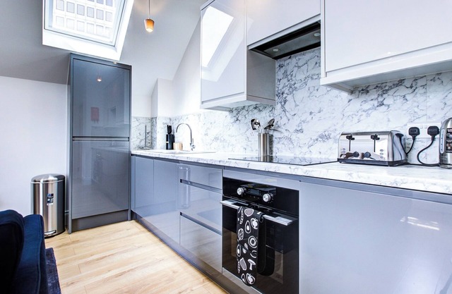 Hybrid Resi - New Malden |1 Bed Apartment