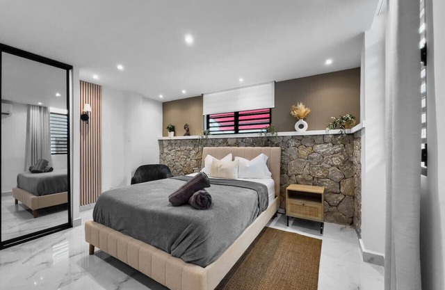 Hyde Park #2 | Comfy Apt W/ Parking @ San Juan
