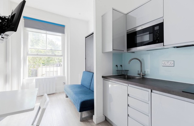Hyde Park Studio Apartment