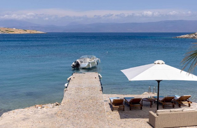 Hydra villa with pool and breathtaking views