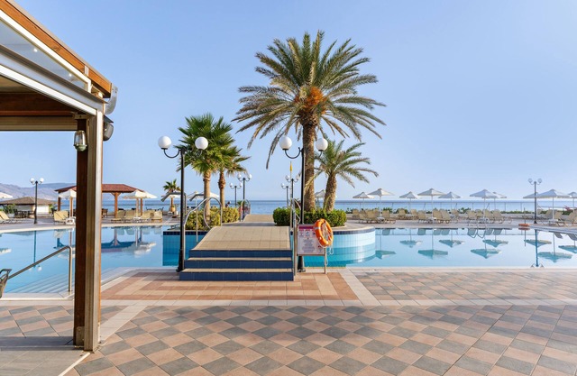 Hydramis Palace Beach Resort