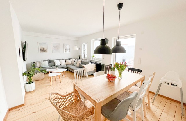 HYGG INN: modernized house 500m from the sea with sauna, gas fireplace & outdoor kitchen