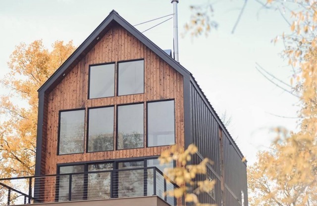 New! Hygge Lake Cabin-Waterfront & 5 acres of Serenity- Pet friendly