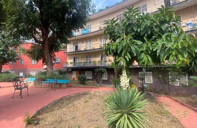 Appartement Confortable dans un Parc Privé au Centre de Naples - Quartier Chiaia