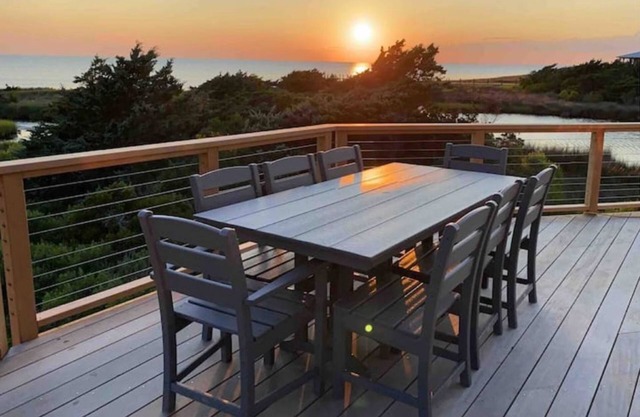 HYPNAUTIC is a newly renovated sound front cottage