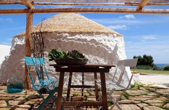 Trulli mer - trulli ancienne restaurée avec soin dans la nature