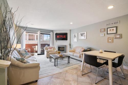 IB Coastal Condo, In The Heart of it All