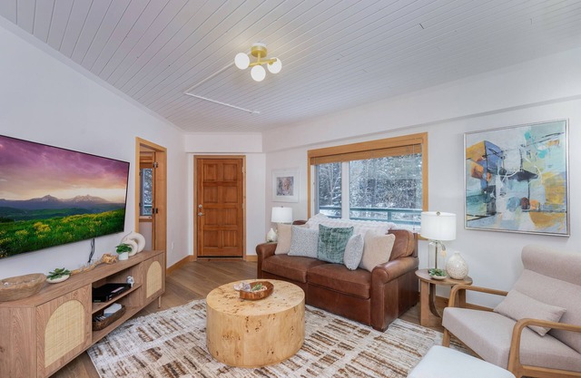ICE HOUSE 203 by Exceptional Stays