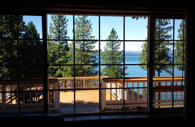 Iconic Lake House avec plage semi-privée
