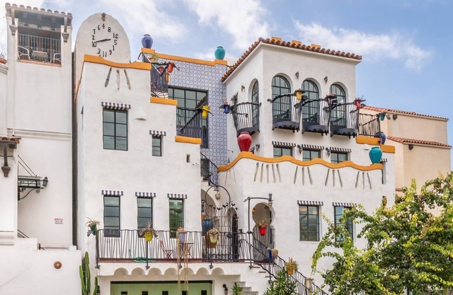 Style iconique et détails colorés - superbe maison du centre-ville de Santa Barbara! *NOUVEAU*