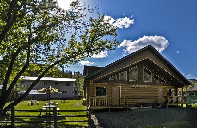 Idaho Sportsman Lodge - Grande Chasse et Pêche Motel Dans Stites, Idaho!