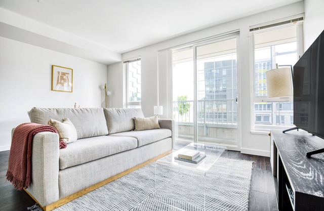 Ideal Bellevue 1BR w/ BBQ, Gym, W/D, near Spring District, by Blueground