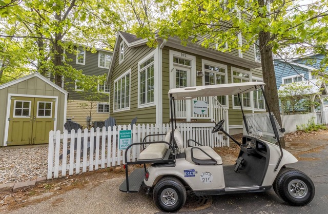 Idéal famille Escapade ����� la maison! 2bed 2bath dort 6, chariot de golf inclus!