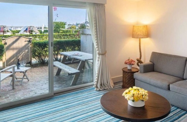 Ideal for Relaxing Retreats w/Harbor Views, Outdoor Fireplaces, Pool & Kayak