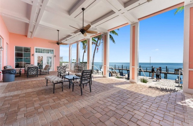 IDEAL LOCATION FOR BAYFRONT HEALTH & JOHNS HOPKINS ALL CHILDREN'S STAFF!