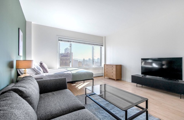 Ideal Nob Hill Studio w/ Sauna, Gym, near Union Square, by Blueground