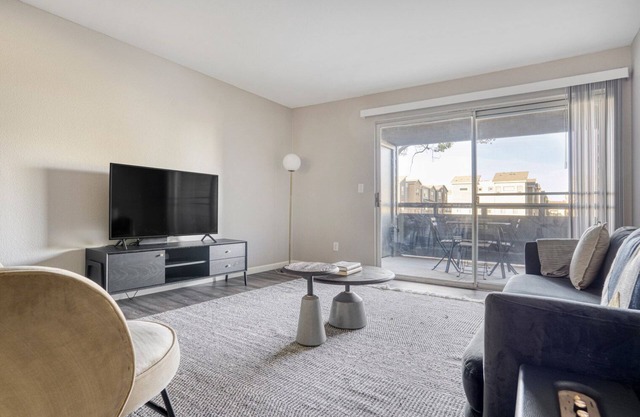 Ideal Sunnyvale 2BR w/ A/C, Parking & Pool, walk to Apple, by Blueground