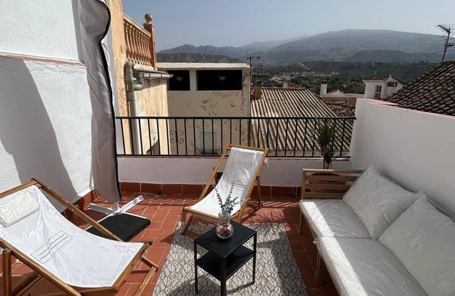 Ideal vacation Carmen la Golondrina close to Sierra Nevada and Costa Tropical