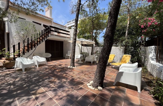Maison familiale typique et un cinq minutes à pied de la plage et du centre de Monte Gordo