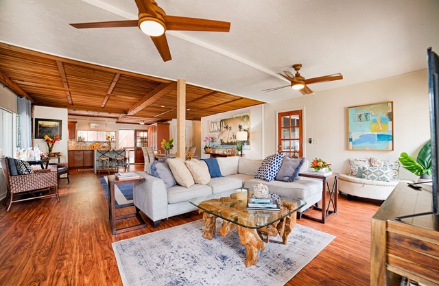 IDEALEMENT SITUE, FABULEUX Kuau Kaiholo Beach House- AC, 1 Mile de Paia Town